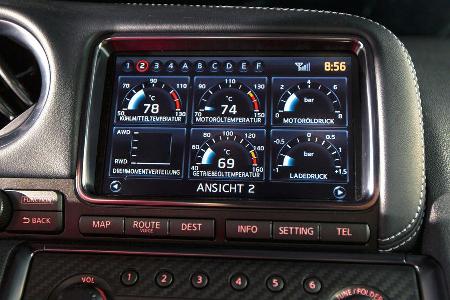 Nissan GT-R Black Edition, Display