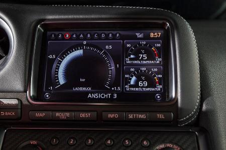 Nissan GT-R Black Edition, Display