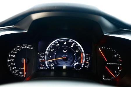 Corvette C7 Stingray, Rundinstrumente, Anzeigen