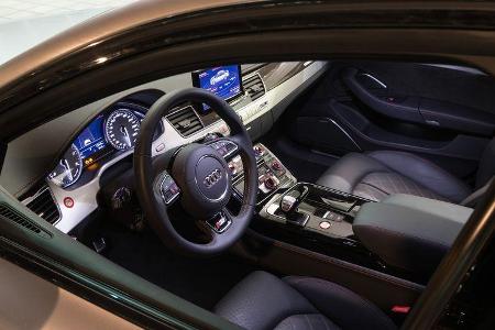 Audi S8 Plus 4.0 TFSI Quattro, Cockpit