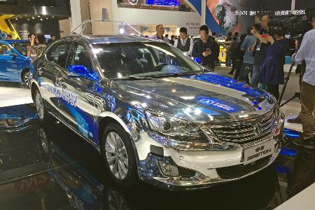 Und noch ein Selbstfahrer: Der Changan Raeton soll 2000 Kilometer autonom durch China gefahren sein. Große Freude beim Chang...