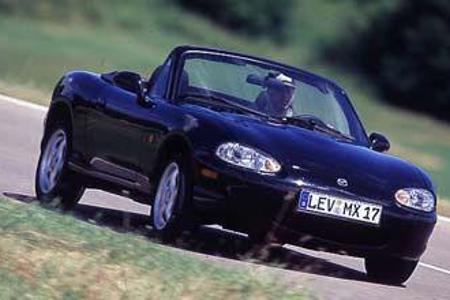 Kleiner Wagen, großer Spaß: Der agile MX-5 pflegt einen Spaß bringenden Umgang mit kurvigem Geläuf Kleiner Wagen, großer Spaß: Der agile MX-5 pflegt einen Spaß bringenden Umgang mit kurvigem Geläuf
