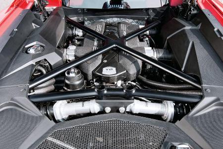Lamborghini Aventador, Motor