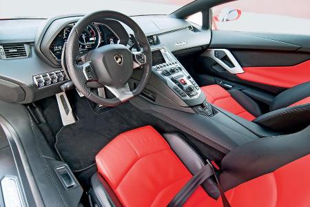 Lamborghini Aventador, Cockpit