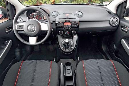 Mazda 2 1.3, Cockpit