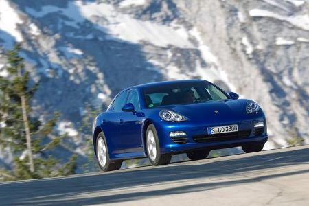 Porsche Panamera S Hybrid, Frontansicht, Fahrt, Bergstraße