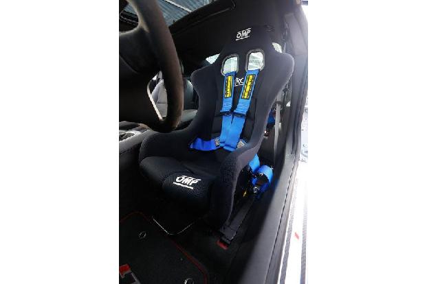 Geiger Chevrolet Camaro ZL1, Sitz, Gurt