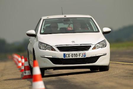 Peugeot 308 125 THP, Frontansicht, Slalom