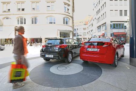 Honda Civic 1.6 i-DTEC, Toyota Auris 2.0 D-4D, Heckansicht