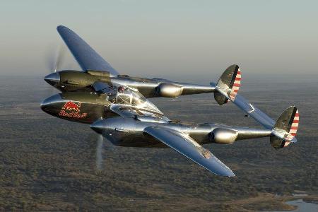 Lockheed P-38 Lightning - Red Bull