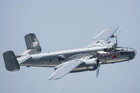 North American B-25 Mitchell - Red Bull