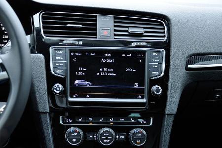VW Golf VII, Innenraum, Mittelkonsole, Touchscreen