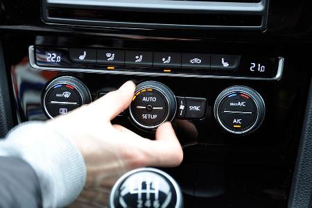 VW Golf VII, Innenraum, Mittelkonsole, Klimaautomatik