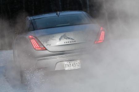 Jaguar XJ 3.0 AWD, Heckansicht