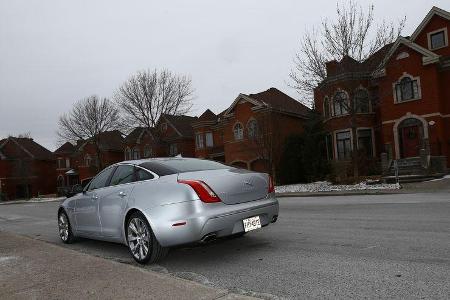 Jaguar XJ 3.0 AWD, Heckansicht