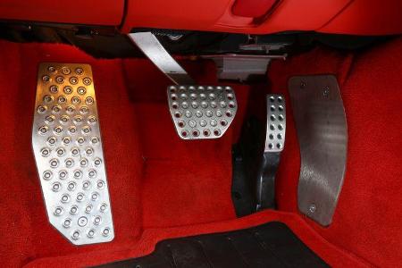 Ferrari F12 Berlinetta, Pedalerie