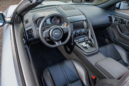 Jaguar F-Type, Cockpit