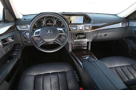 Mercedes E-Klasse, Cockpit