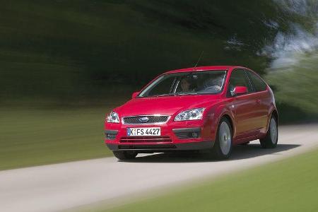 Der Focus ist erwachsener geworden. Kühlergrill und Scheinwerfer tragen Design­elemente der Ford-Modellfamilie.