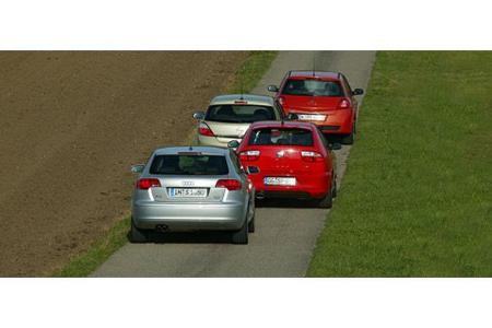 Die Fünftürer von Audi und Renault zeigen in der Heckansicht das frischeste Design. Der gleichfalls neue Opel Astra kommt im...