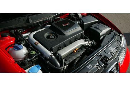 Mit 225 PS ist der Seat der potenteste im Vergleichstest.