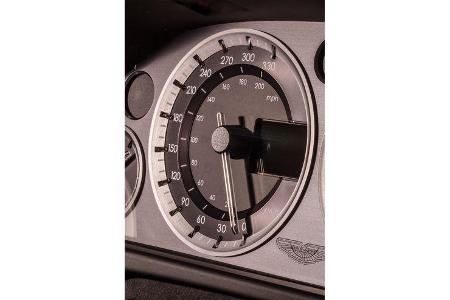 Aston Martin V8 Vantage, Tacho