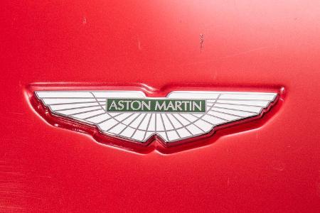 Aston Martin V8 Vantage, Emblem