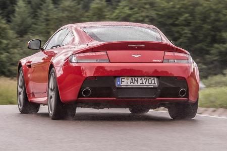 Aston Martin V8 Vantage, Heckansicht