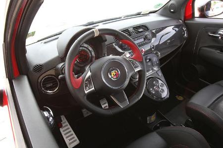 Fiat 500 Abarth, Cockpit, Lenkrad