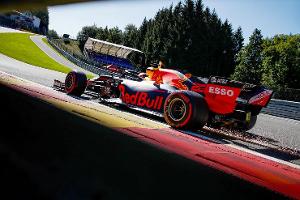Kriegt Red Bull noch die Kurve?