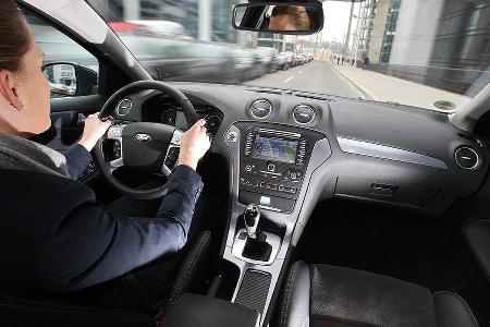 Ford Mondeo 2.0 SCTi, Cockpit