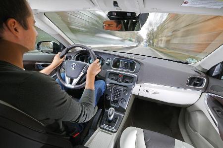 Volvo V40 Cross Country T5 AWD, Lenkrad, Cockpit