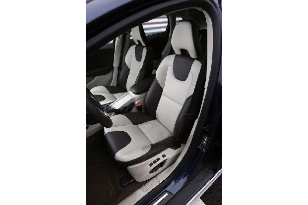 Volvo V40 Cross Country, Fahrersitz