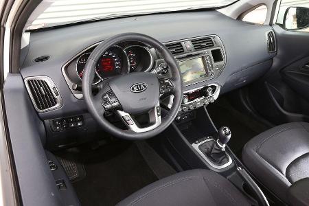 Kia Rio 1.4 Spirit, Cockpit, Lenkrad
