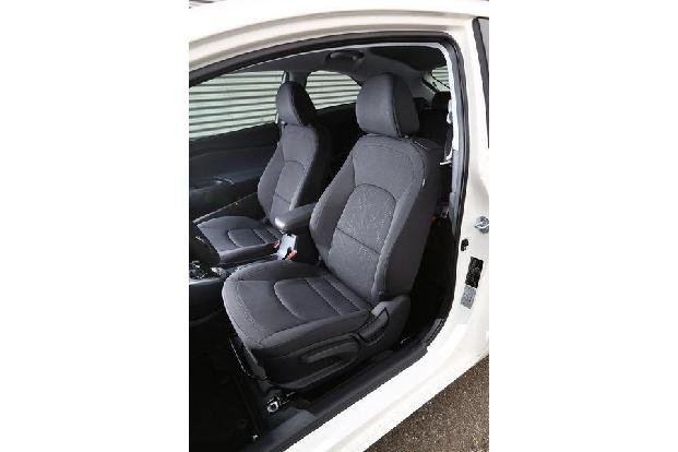 Kia Rio 1.4 Spirit, Fahrersitz