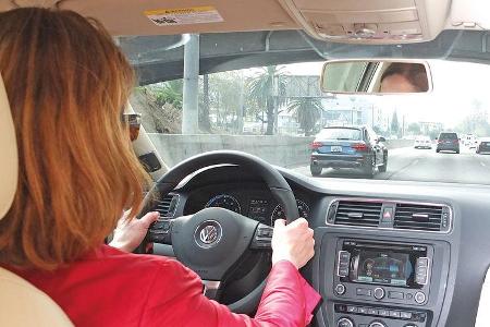 VW Jetta 1.4 TSI Hybrid, Cockpit, Lenkrad