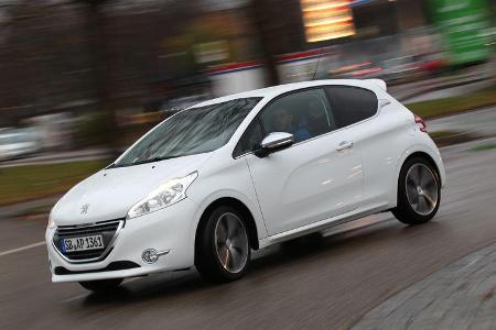 Peugeot 208 THP 155 Allure, Seitenansicht Peugeot 208 THP 155 Allure, Seitenansicht