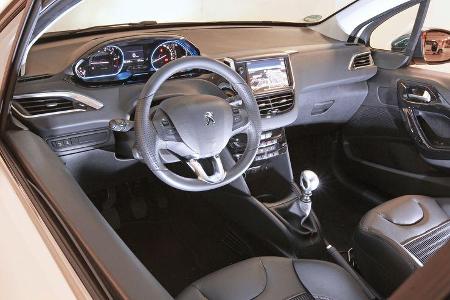 Peugeot 208 THP 155 Allure, Cockpit, Lenkrad