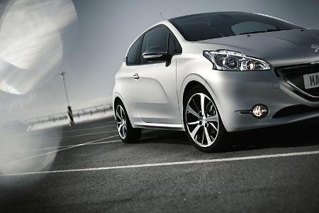 Peugeot 208, Front