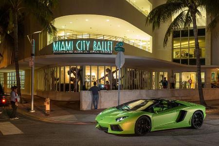 Lamborghini Aventador LP 700-4 Roadster, Seitenansicht