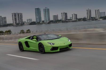 Lamborghini Aventador LP 700-4 Roadster, Heckansicht