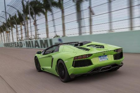 Lamborghini Aventador LP 700-4 Roadster, Heckansicht