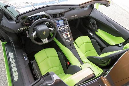 Lamborghini Aventador LP 700-4 Roadster, Cockpit, Lenkrad