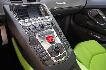 Lamborghini Aventador LP 700-4 Roadster, Bedienelemente, Mittelkonsole