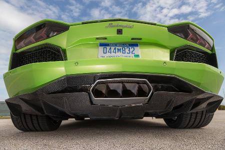 Lamborghini Aventador LP 700-4 Roadster, Heck, Endrohre