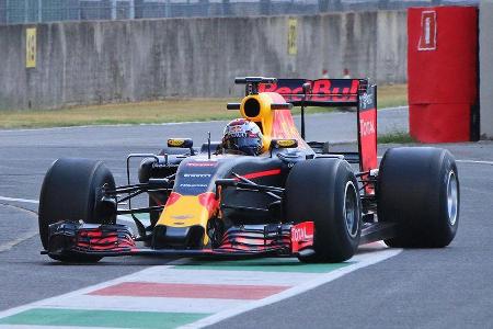 Red Bull - Pirelli 2017 Reifen Test - Mugello 2016 Red Bull - Pirelli 2017 Reifen Test - Mugello 2016