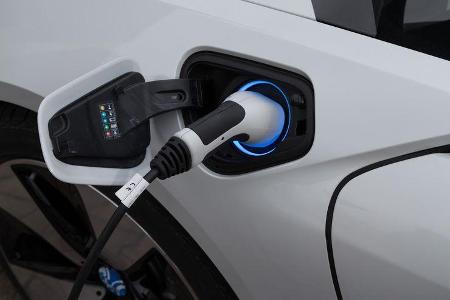 BMW i8, Strom Tanken, Tankstutzen