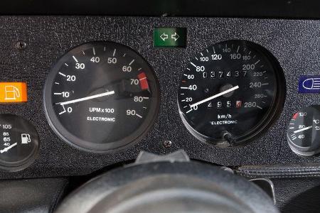 BMW M1, Rundinstrumente