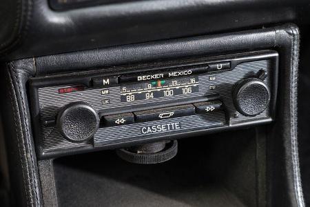 BMW M1, Radio