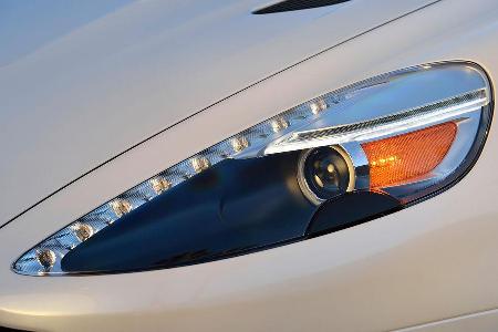 Aston Martin Vanquish Volante, Frontscheinwerfer